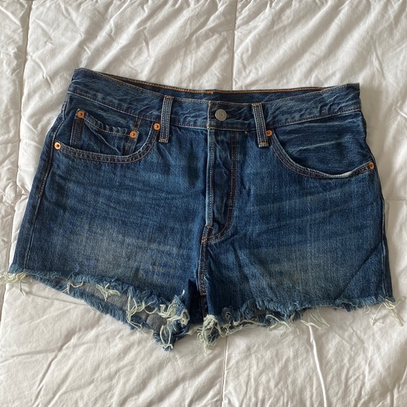 ⭐️2/20$ - LEVIS Demin Shorts - Picture 2 of 6